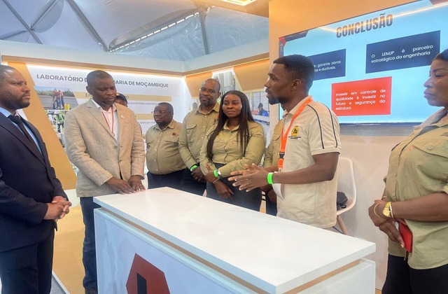 Apresentação do Stand do LEM no pavilhão